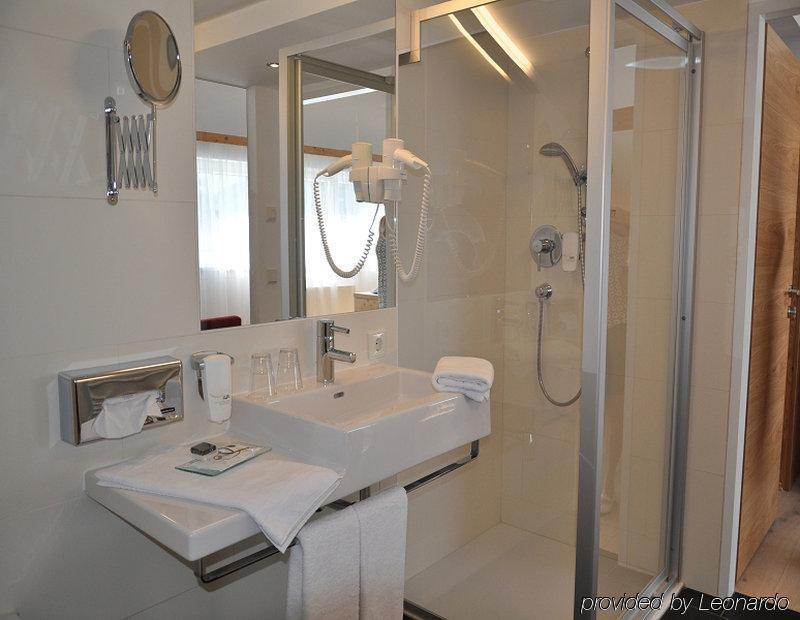 Hotel Goldener Adler Wattens Quarto foto